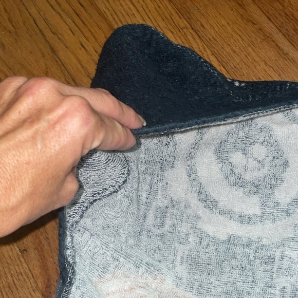 •LEGO•BATMAN BUNKER LEGO CHARACTER HOODED AND HAND CUFF WRAP AROUND TOWEL EUC - Picture 10 of 11